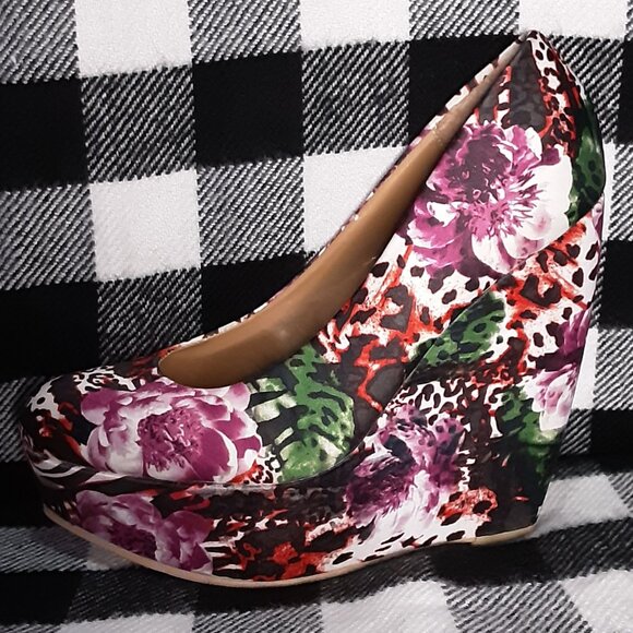 🌸8 Women's Floral Platform Wedges - Call It Spring🌸 - Picture 7 of 10